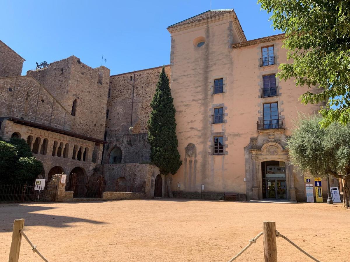 Notaria-Apartamento Y Estudio En Casco Antiguo, Al Lado De Playa, Rambla Y Monasterio, Con Acceso A Terraza Ajardinada Sant Feliu de Guíxols Dış mekan fotoğraf